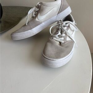 Men’s Nike SB Chron Shoes